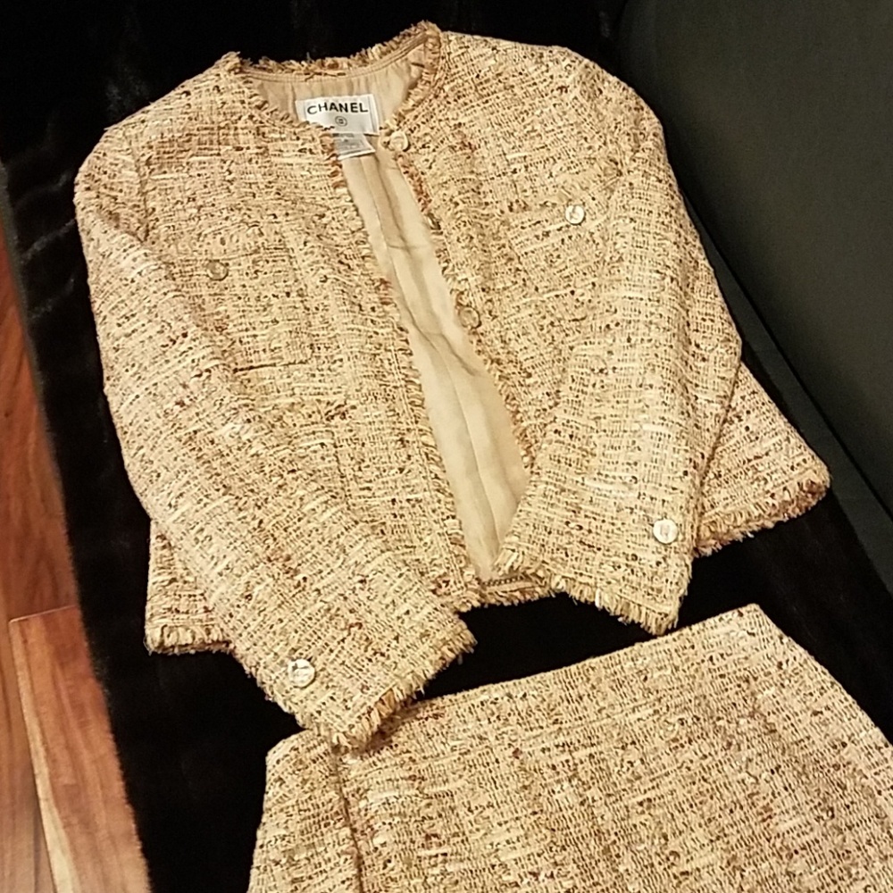 CHANEL  skirt suit